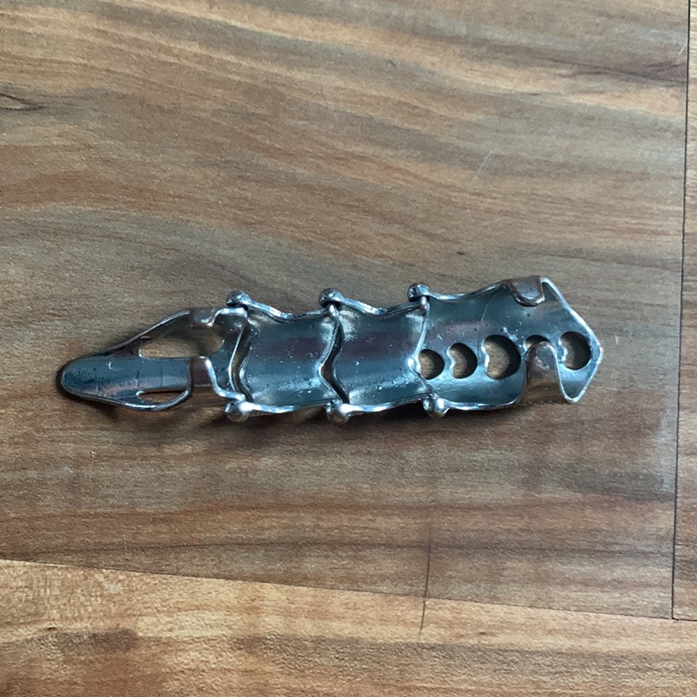 Finger Ring - Picture 2 of 2